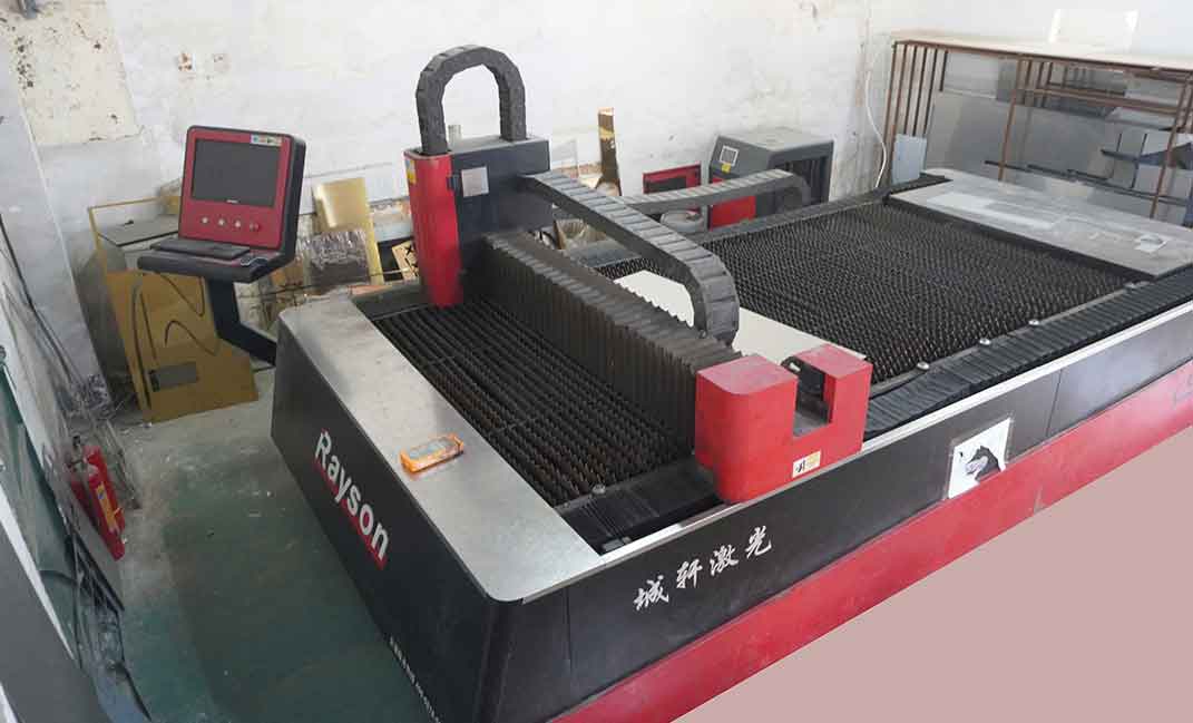 Using a professional CNC grooving machine for automatic slotting of metal signage strips, ensuring precise bending angles and sharp letter contours.