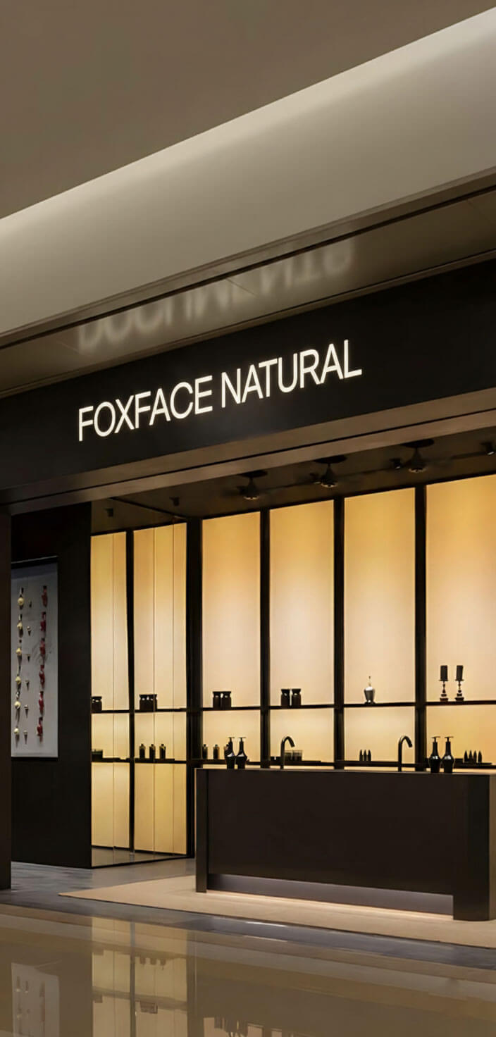 Custom outdoor LED channel letters for 'The Chef's Table' restaurant, featuring IP67 waterproofing that ensures high-visibility and stable operation during heavy rain.